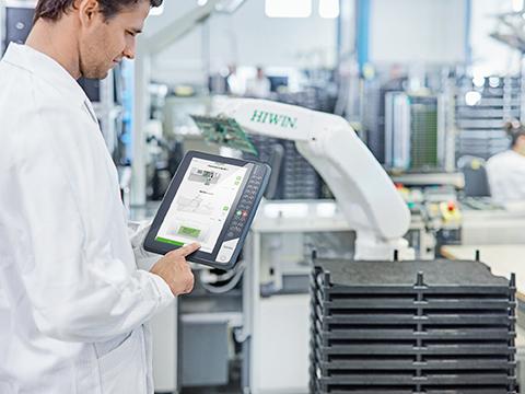 Wireless operator panels cut downtime and monitor machine health