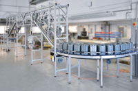 Interlinking for canister transport with a bridge