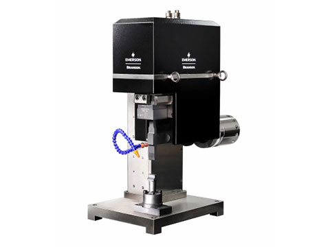 Ultrasonic metal welders for fast-cycling, high-precision welds