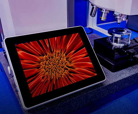 Relec adds 9”models to its range of TFT screens