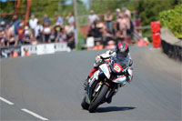 Tsubaki quality takes the lead for Isle of Man TT riders