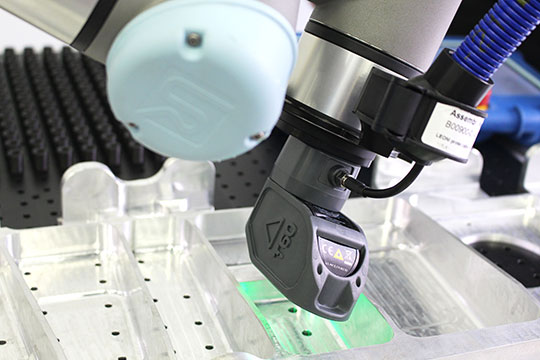 Automated non-contact measurement system for cobot arm