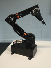 Igus robolink robots tend machine tools