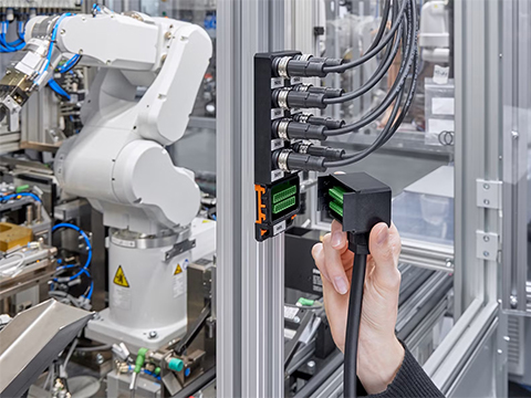 M12 distributor boxes with push-pull fast-locking and plug-in connector hood