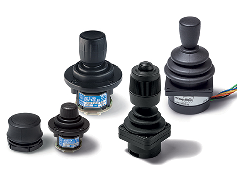 Joysticks are optimally adjusted and operate with high precision