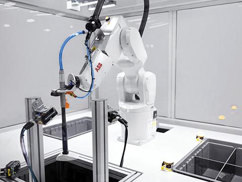 AI-enabled Robotic Item Picker makes fulfilment faster and more efficient