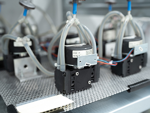 KNF diaphragm pumps achieve exceptional lifetime of 1000,000 hours