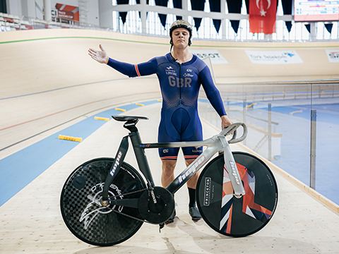 Renishaw additive manufacturing helps British cyclist Matthew Richardson beat 200m world record