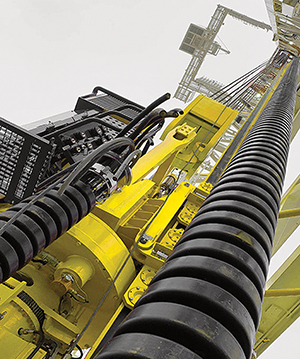 Igus e-loop energy chain in action on a drilling rig