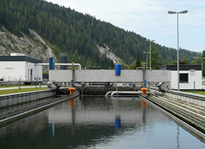 Igus energy chains help in water treatment plants