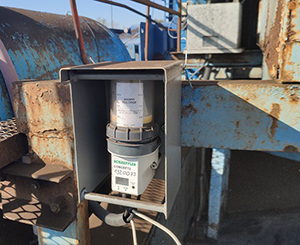 Automatic lubricators and Arcanol grease ensure conveyor motor bearings run reliably at opencast mine