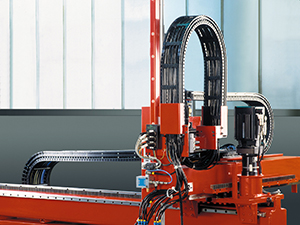 Flexible cable carrier system from Kabelschlepp Metool