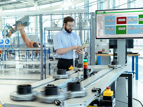 Schneider Electric offers vision for universal automation