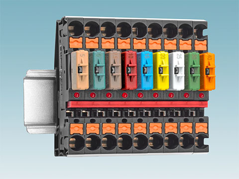 Compact plug-and-play solution for circuit breakers