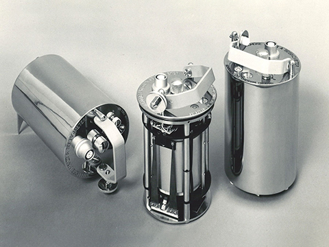 Why adjustable-period seismometers still matter in deep mining