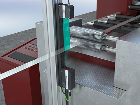 Sensors measure coplanarity of wafers in hybrid bonding