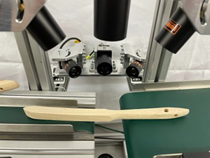 Fully automatic inspection of wood parts